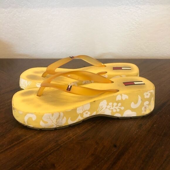 Yellow beachy Tommy Hilfiger sandals - Picture 1 of 4
